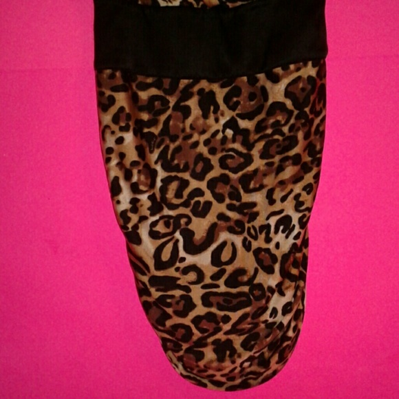 SM BEBE DRESS BACK OUT FRONT LOW CUT LEOPARD PRINT - Picture 3 of 8